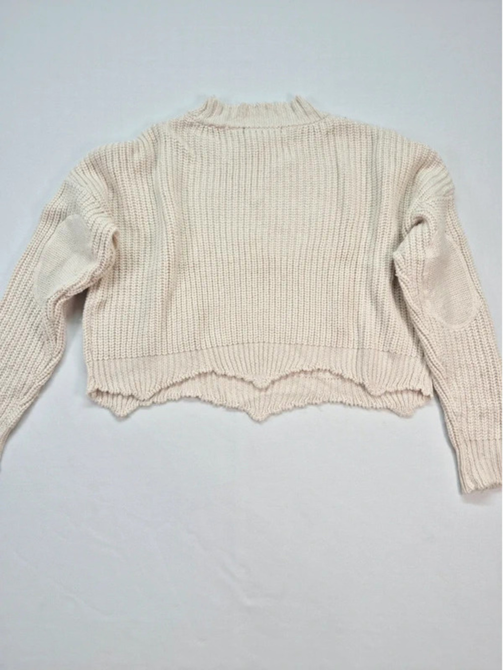 Romeo & Juliet Couture cream Oversized knit cropped sweater Women's small - Picture 13 of 13